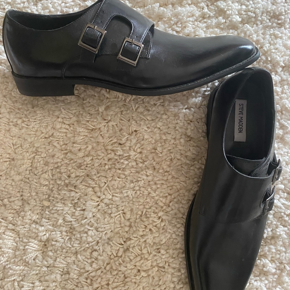 Steve Madden Black Oxfords Sleek Leather Design